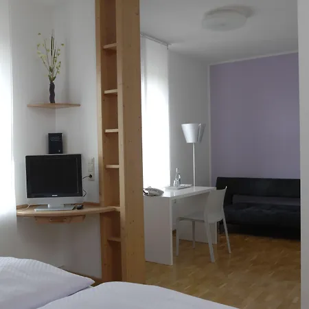 Am Alten Park מלון