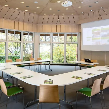 Am Alten Park מלון 3*