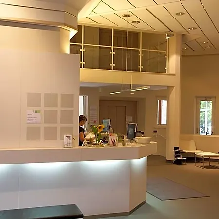 Hotel Am Alten Park Augsburgo